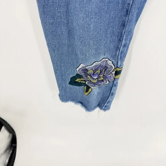 Honey Punch Embroidered Floral Bird Jeans Size M Boho Indie Whimsical Festival - Picture 6 of 11